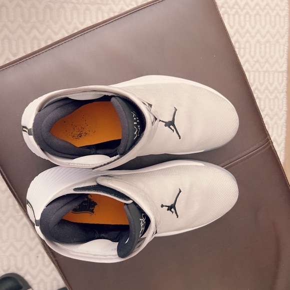 Jordan’s - Picture 2 of 4